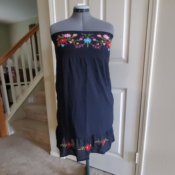 Strapless Summer Dress - Picture 3 of 7